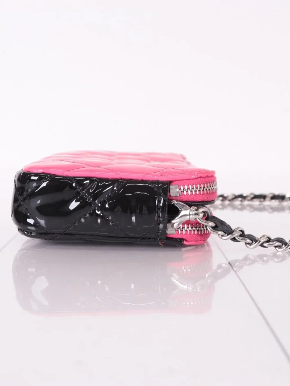 Chanel WOC - Picture 3 of 16